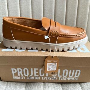 Project Cloud Women's Tan Loafers